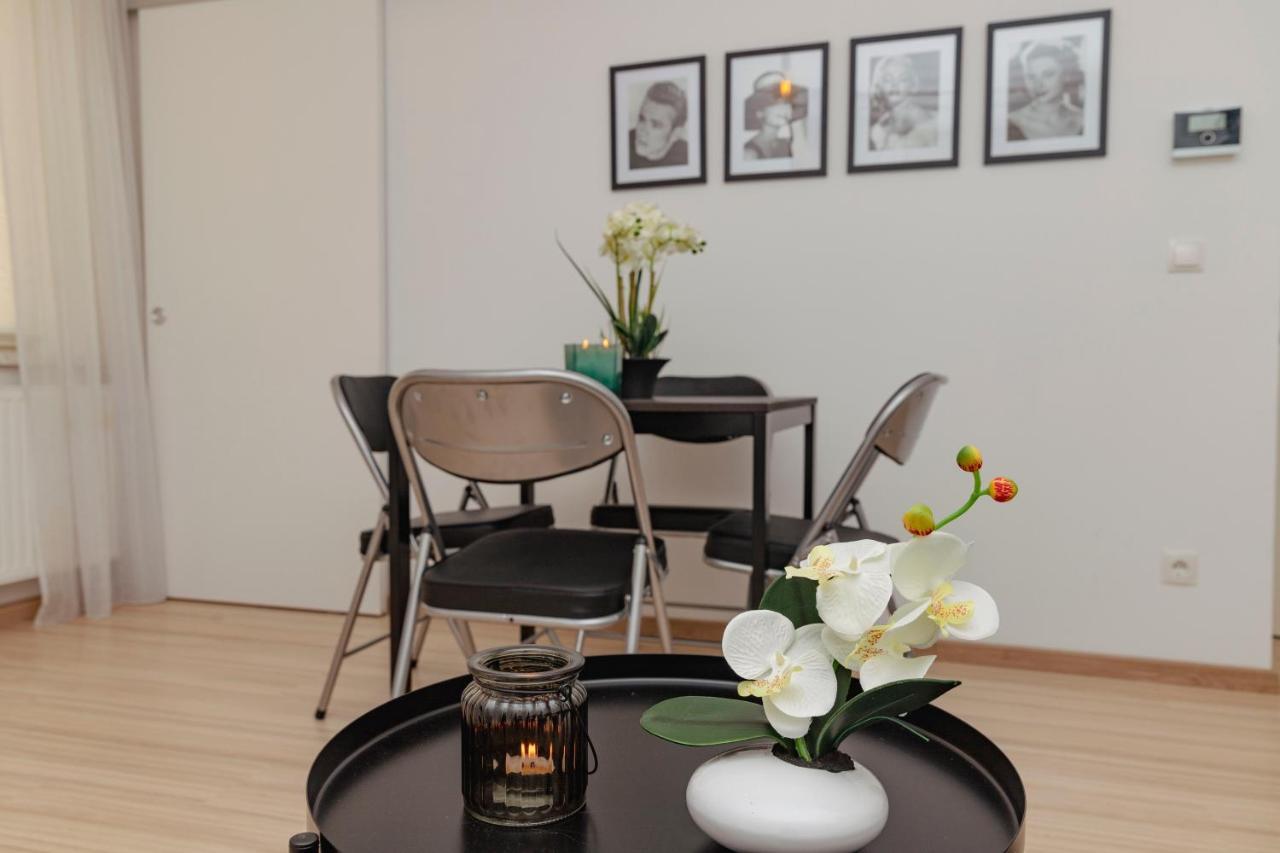 Beautiful 2-Bedroom Apartment Near Schoenbrunn Viena Exterior foto